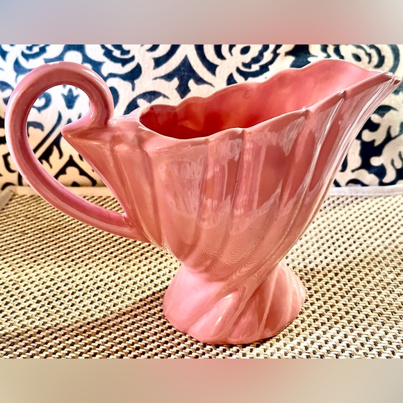 Vintage Pink Bauer USA Pottery Swirl Design Pitcher Flower Vase Signed - Picture 10 of 13